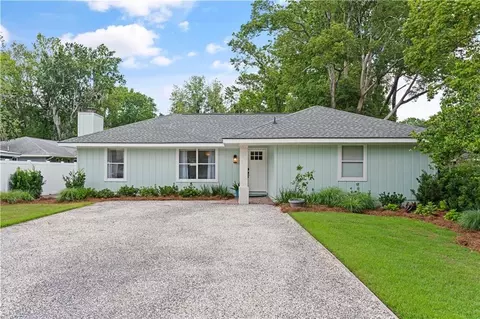 240 Forest Park Rd, Saint Simons Island, GA 31522