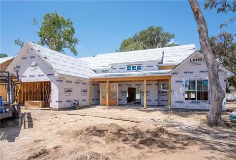 1002 Conservation Ln, Saint Simons Island, GA 31522