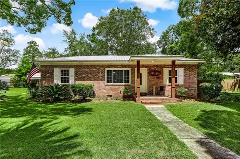 502 E 4th St, Woodbine, GA 31569