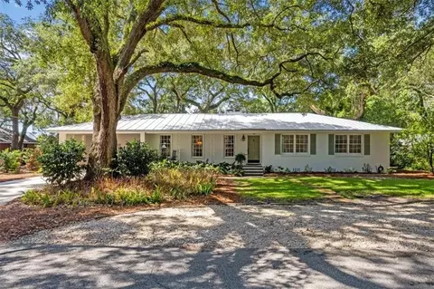 138 Meadows Dr, Saint Simons Island, GA 31522