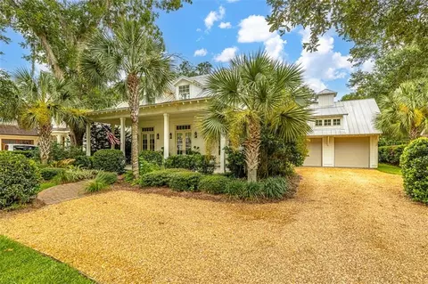 1008 Sinclair Pointe Dr, Saint Simons Island, GA 31522