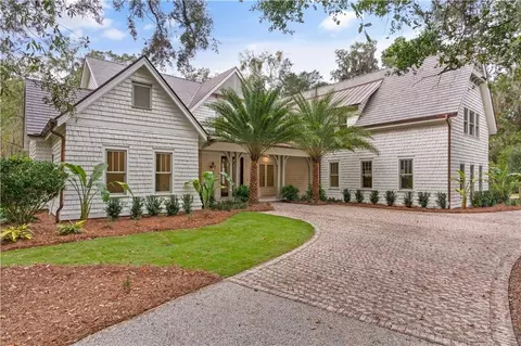19 Hatton Ln, Saint Simons Island, GA 31522