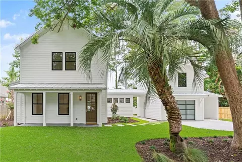 130 Golden Ln, Saint Simons Island, GA 31522