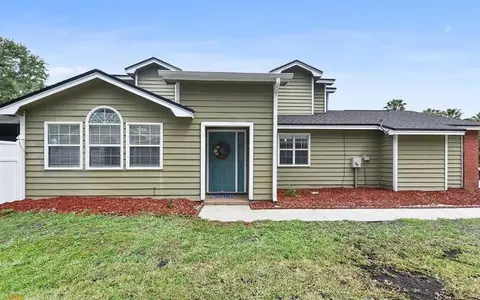 210 Cypress Dr, Kingsland, GA 31548