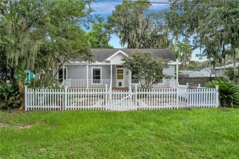 504 W 2nd St, Darien, GA 31305