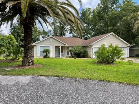 422 Hidden Lakes Ln, Brunswick, GA 31525
