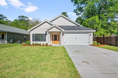 293 Bridgewater Ln, Darien, GA 31305
