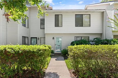 809 Mallery St #B, Saint Simons Island, GA 31522