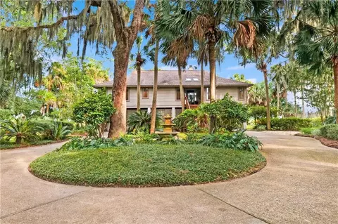 1144 Kittles Island Dr SE, Darien, GA 31305