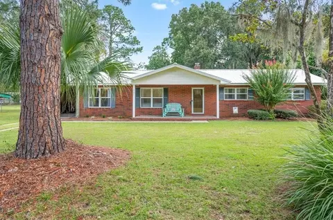 121 Cherry Ln, Brunswick, GA 31523