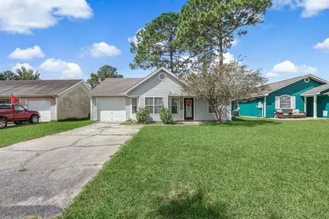 309 Dogwood Ct, Kingsland, GA 31548