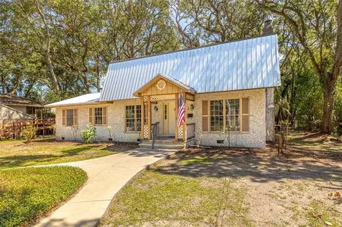 112 Stewart St, Saint Simons Island, GA 31522