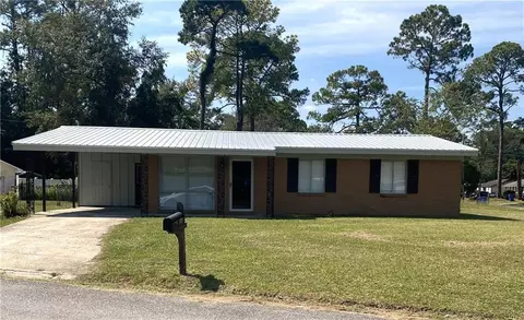121 Hornet Dr, Brunswick, GA 31520