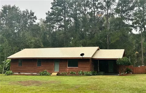 41 Bower Dr, Jesup, GA 31546