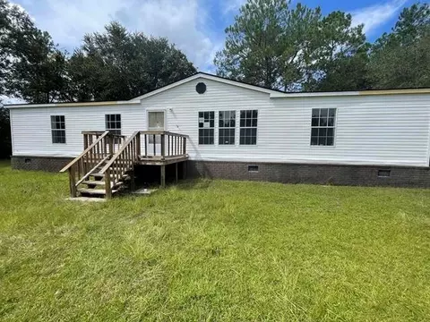 91 Dove Dr, Jesup, GA 31546