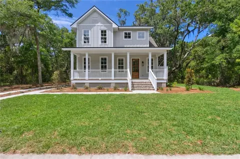 302 Tattnal Ln, Saint Marys, GA 31558