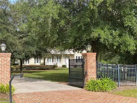50 Salt Marsh Ct, Brunswick, GA 31523