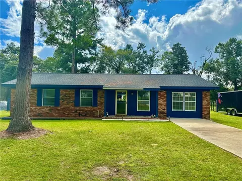 1729 Meadowood Dr, Waycross, GA 31503