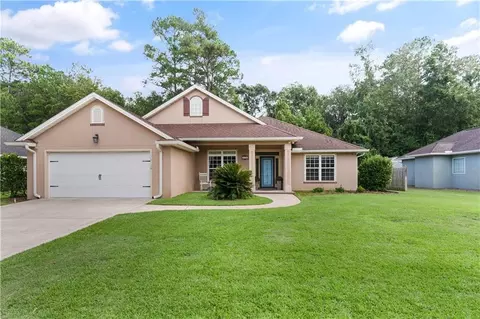 274 Country Walk Cir, Brunswick, GA 31525
