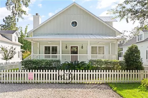 542 Magnolia Ave, Saint Simons Island, GA 31522