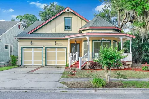 211 Village Dr, Midway, GA 31320