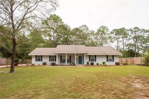 5280 Kingsfield Dr, Waycross, GA 31503