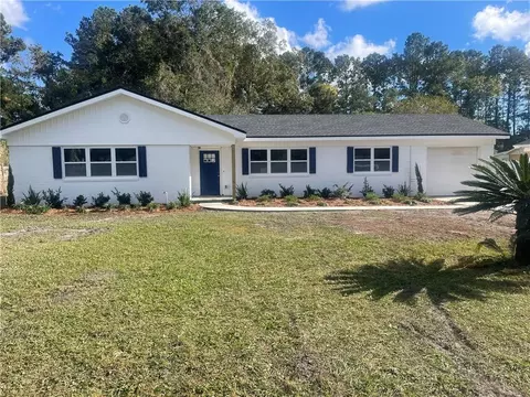 121 S Lake Dr, Brunswick, GA 31525