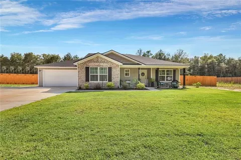 603 Bluff Rd, Jesup, GA 31545