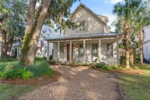 108 Broadway St, Saint Simons Island, GA 31522