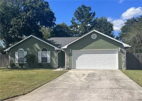 122 Lakeside Dr, Kingsland, GA 31548