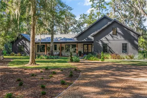 302 Pikes Bluff Dr, Saint Simons Island, GA 31522