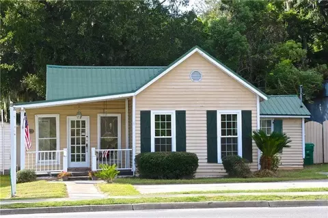 303 North Way, Darien, GA 31305