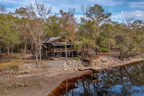1291 Edgy Rd, Waynesville, GA 31566