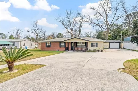 607 Sonidale Dr, Waycross, GA 31501