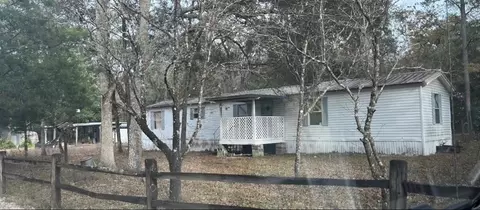 917 Fort Mcintosh Loop, Hortense, GA 31543