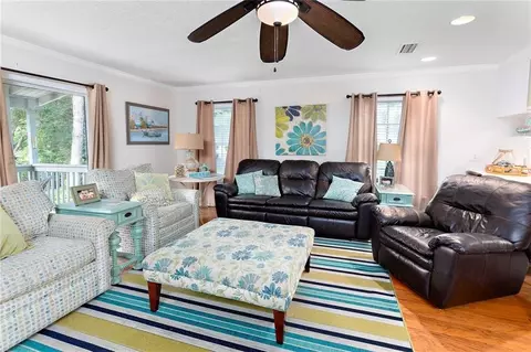 200 Salt Air Dr #135, Saint Simons Island, GA 31522