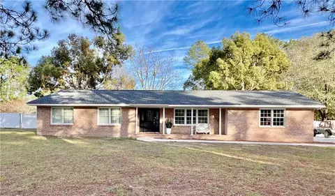988 Highland Dr, Waycross, GA 31503