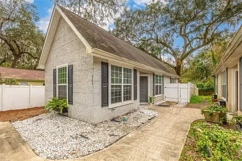 423 Pine St, Saint Simons Island, GA 31522