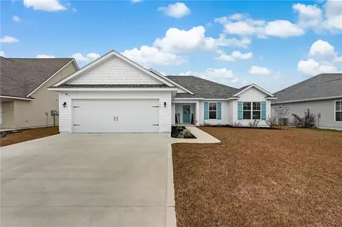 102 Pomegranate St, Kingsland, GA 31548