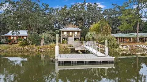 2469 Hird Is, Darien, GA 31305