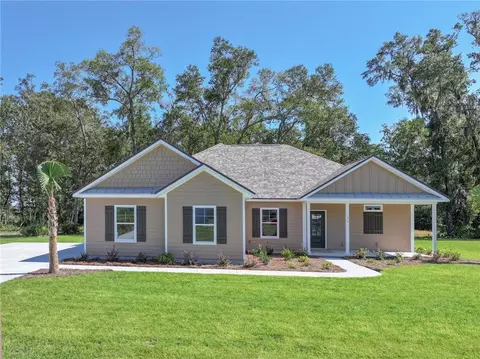 38 Fairwinds Dr, Waverly, GA 31565