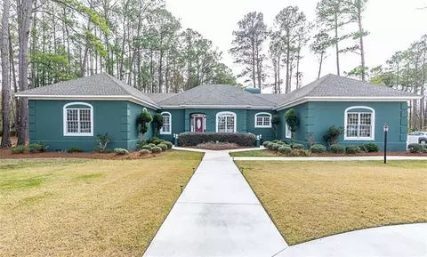 312 Oak Grove Island Dr, Brunswick, GA 31523