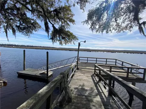 154 Royal Dr, Brunswick, GA 31523