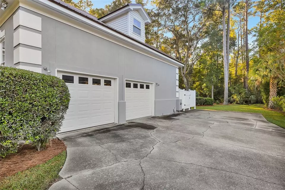 302 Oak Grove Island Dr, Brunswick, GA 31523 36 Photos Movoto