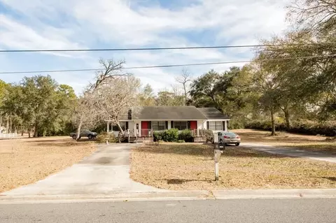 1216 Highland Dr, Waycross, GA 31503