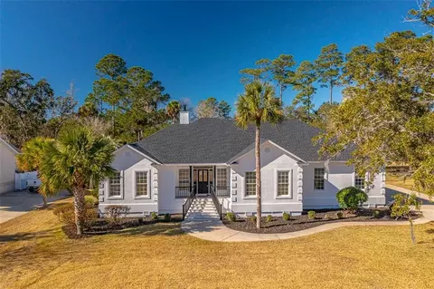181 Harbor Pointe Dr, Brunswick, GA 31523