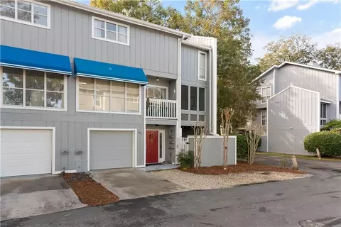 205 Pelican Pl, Saint Simons Island, GA 31522