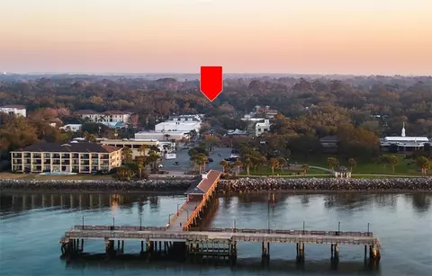 425 Magnolia Ave #B, Saint Simons Island, GA 31522