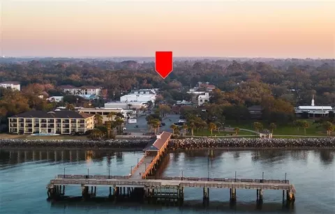 425 Magnolia Ave #B, Saint Simons Island, GA 31522