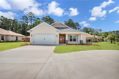 256 Country Walk Cir, Brunswick, GA 31525